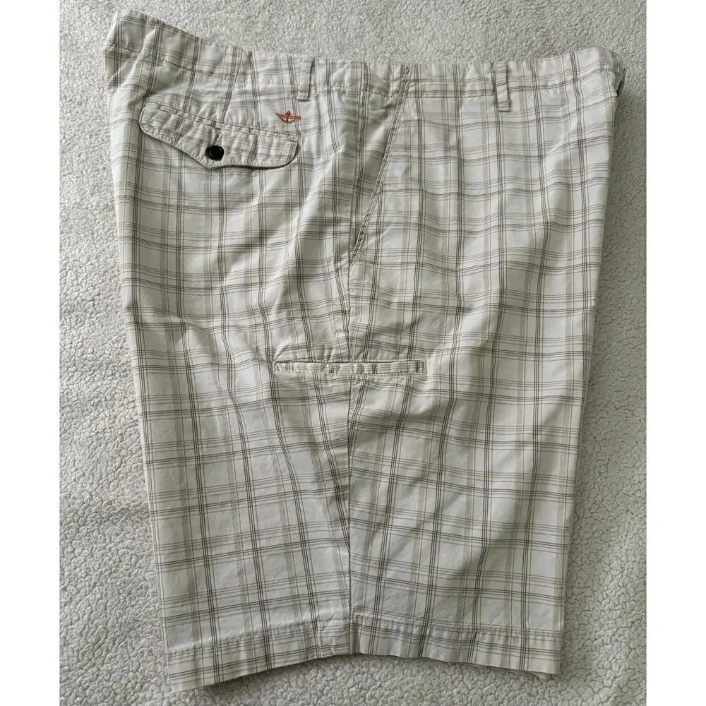 Dockers 38 men’s golf chino plaid shorts.